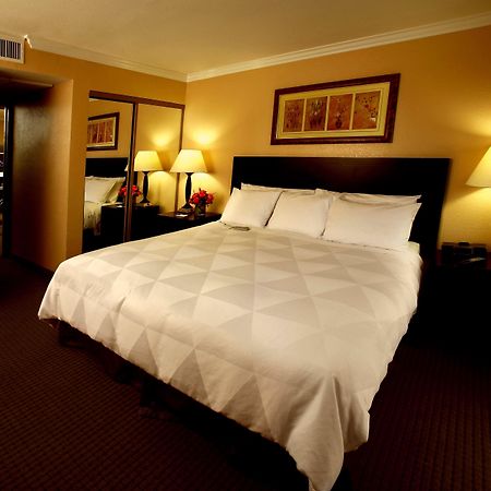 Buena Park Grand Hotel & Suites ห้อง รูปภาพ
