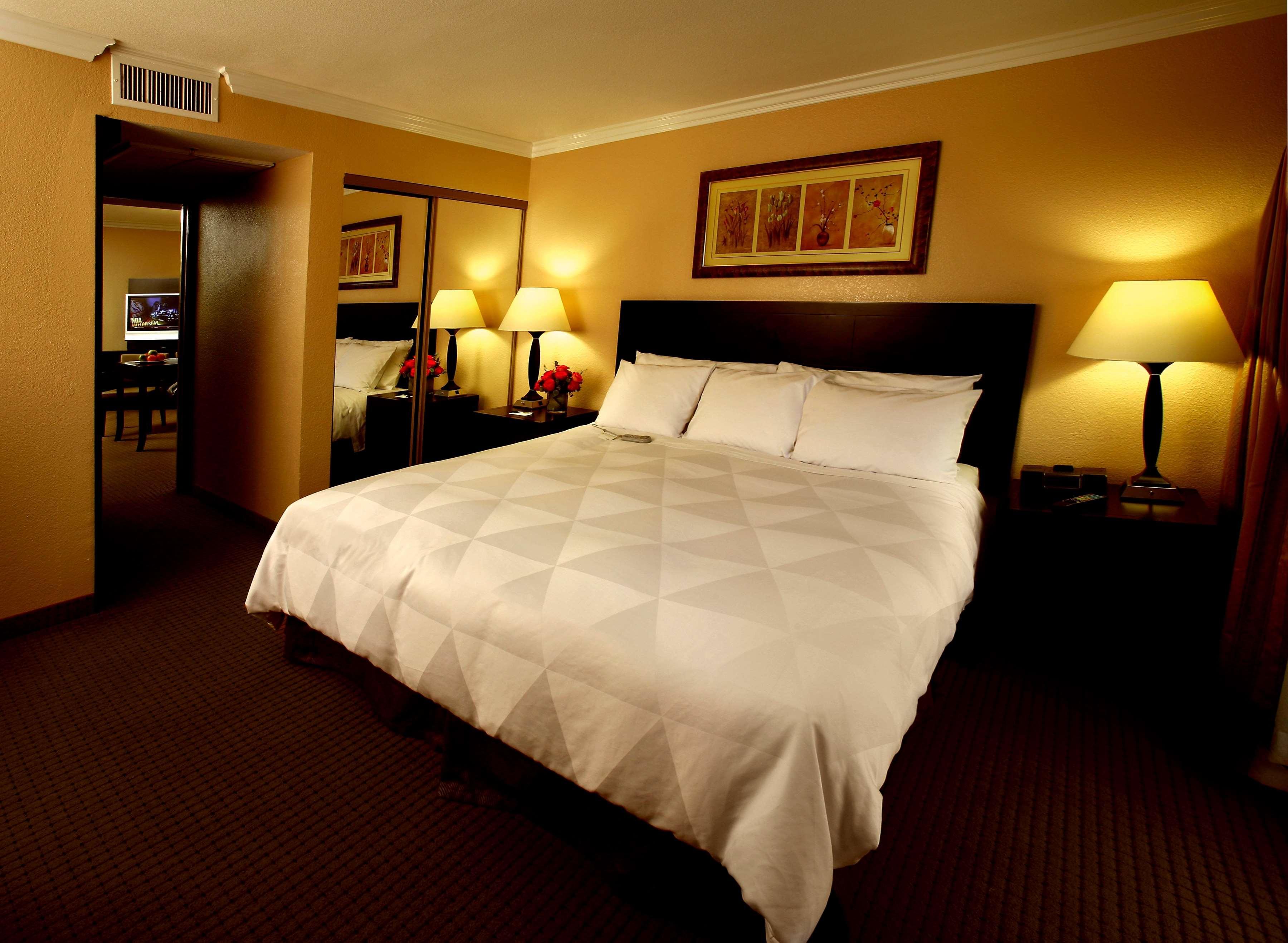 Buena Park Grand Hotel & Suites ห้อง รูปภาพ