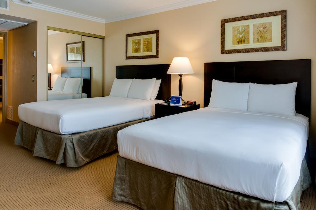 Buena Park Grand Hotel & Suites ภายนอก รูปภาพ
